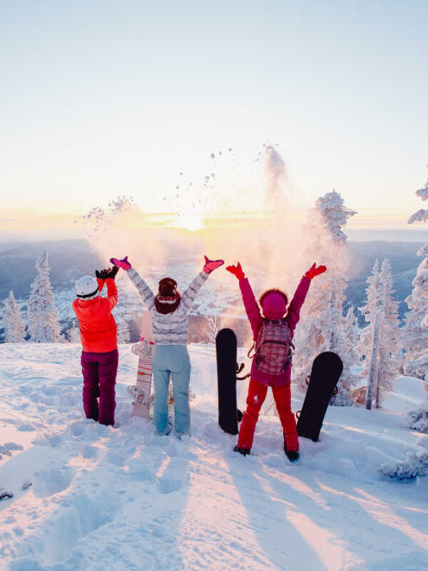 Your Epic Guide to the Best Gifts for Snowboarders